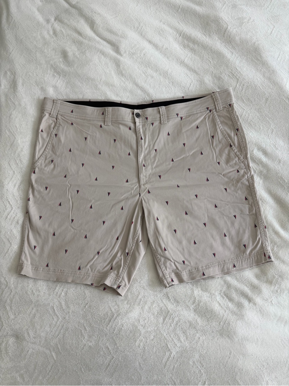 the foundry supply co. beige patterned bermuda shorts size 52
